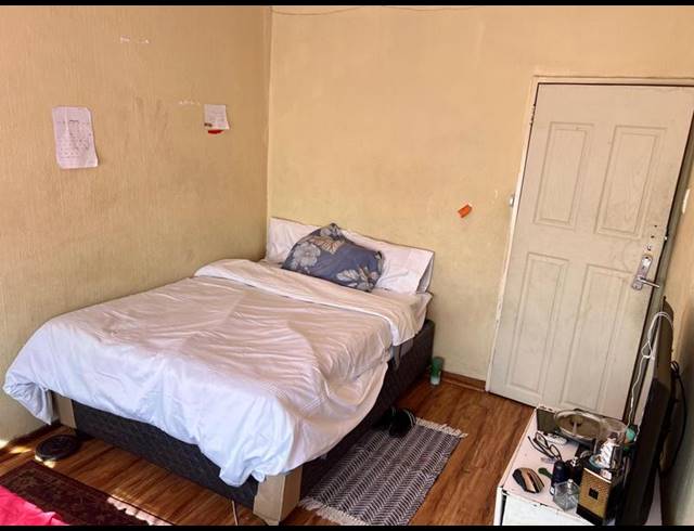 3 BEDROOM TOWNHOUSE FOR SALE IN SILVERTON